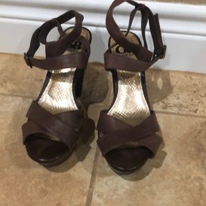 Gianni Bini Brown Wedges